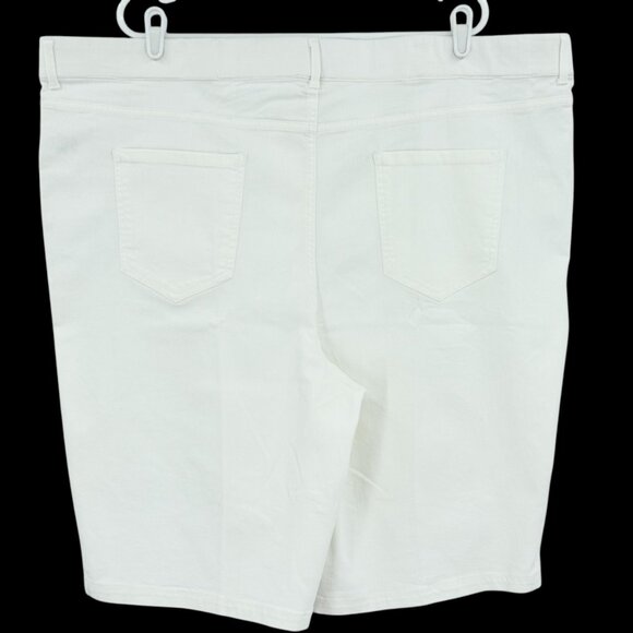 Terra & Sky Women's Stretch Pull-on White Denim Shorts Plus Sz 3X (24W-26W) NWOT - Picture 2 of 10
